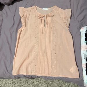 Lucky Brand eyelet flutter sleeves